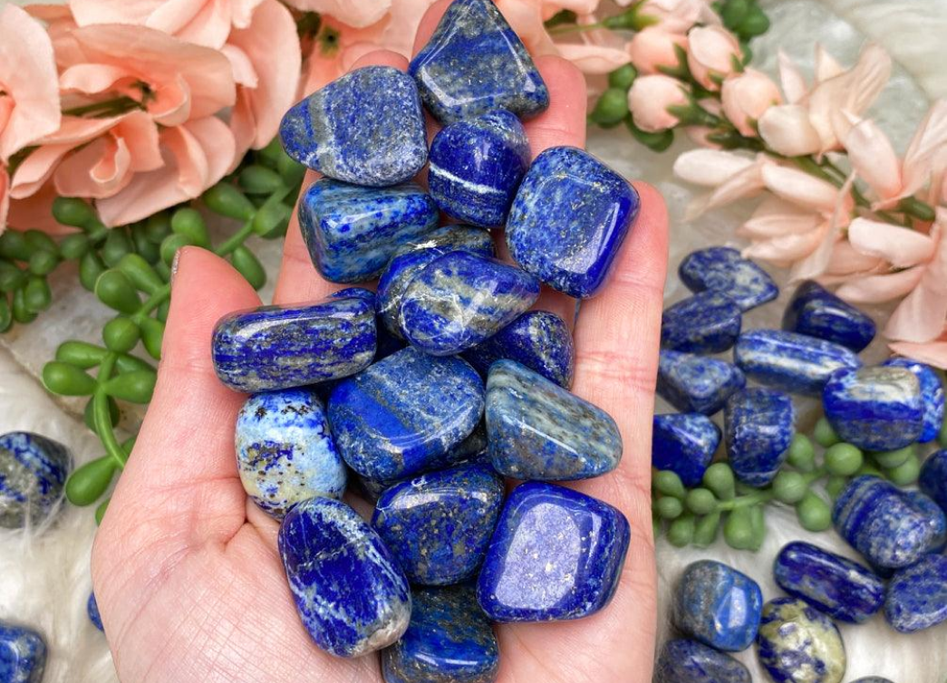 Lapis Lazuli Benefits, Meaning, Uses & Healing Properties Guide